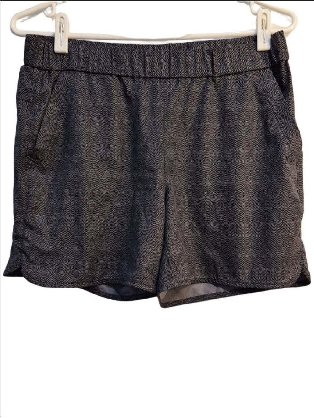 Eddie Bauer Women's Black & Gray Patterned High-Waist Shorts